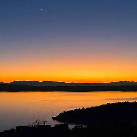 In 51784 Semesterbostad Dramalj